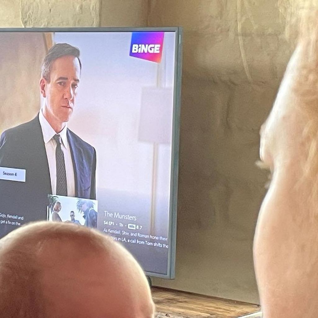 Sarah Snook und ihr Baby im Mai 2023