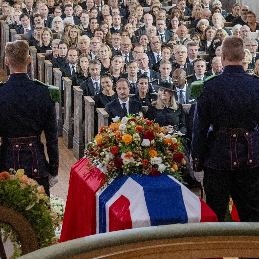 König Haakon und Königin Mette-Marit bei der Abschiedsmesse für Prinzessin Astrid in der Ris-Kirche in Oslo am 23. September 2026