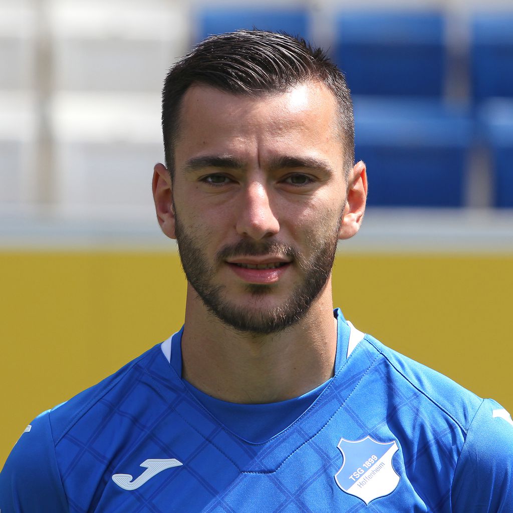 Sargis Adamyan, Profi-Fußballer