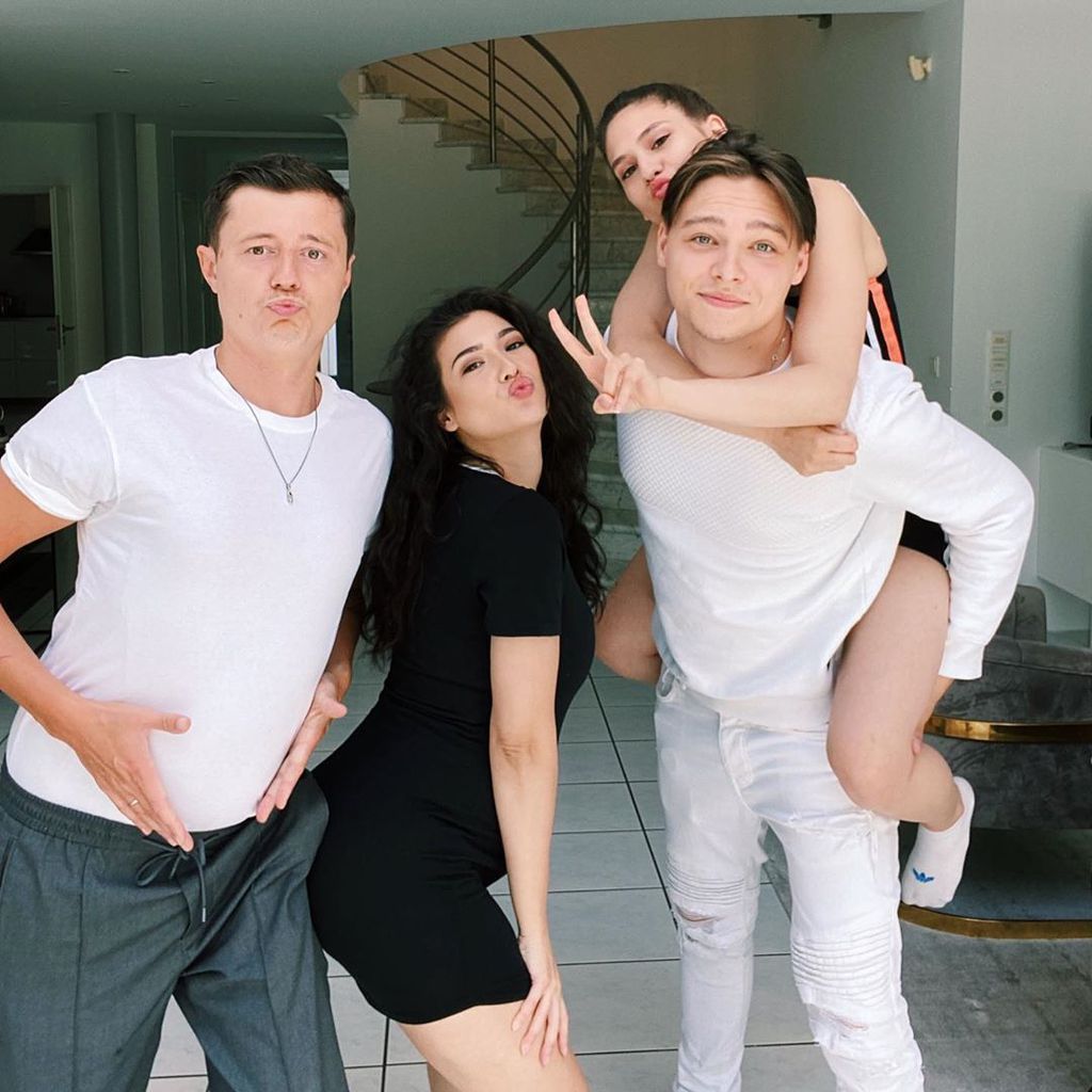 Sascha und Paola Maria Koslowski mit Paolas Schwester und deren Freund, Juli 2020