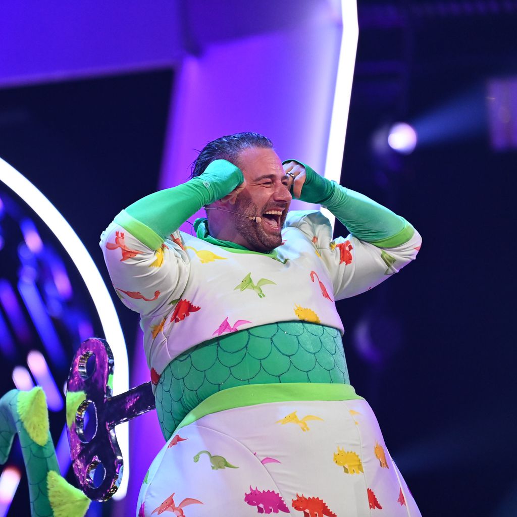 Sasha als der Dino bei "The Masked Singer"