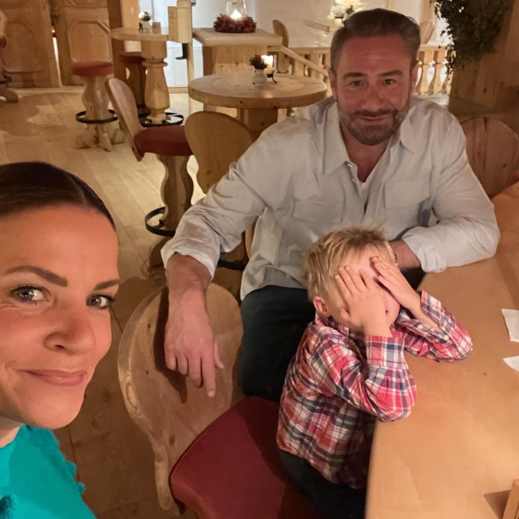 Sasha mit seiner Frau Julia Röntgen und seinem Sohn Otto