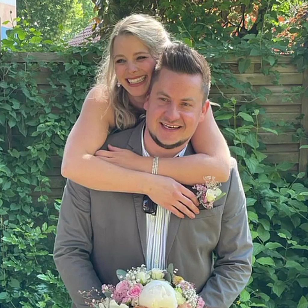Saskia Atzerodt bei der Hochzeit mit ihrem Mann Sebastian