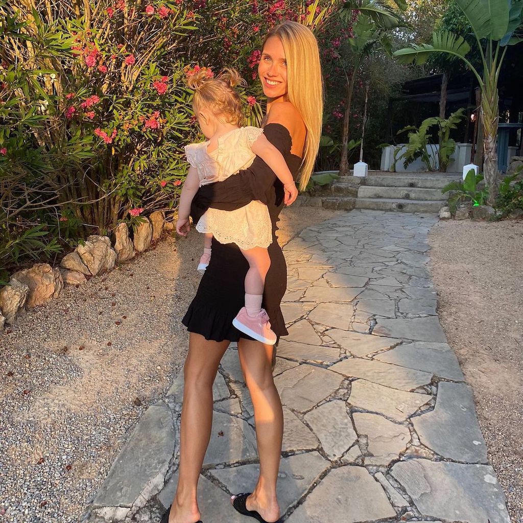 Scarlett Gartmann mit ihrer Tochter