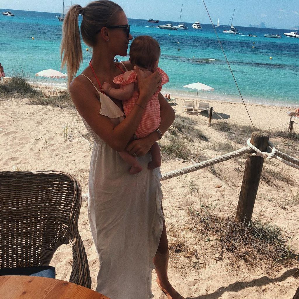 Scarlett Gartmann mit ihrer Tochter