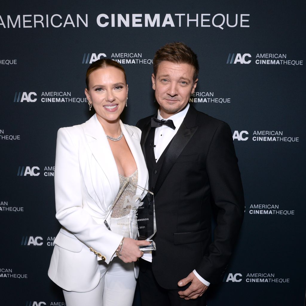 Scarlett Johansson und Jeremy Renner  im November 2021