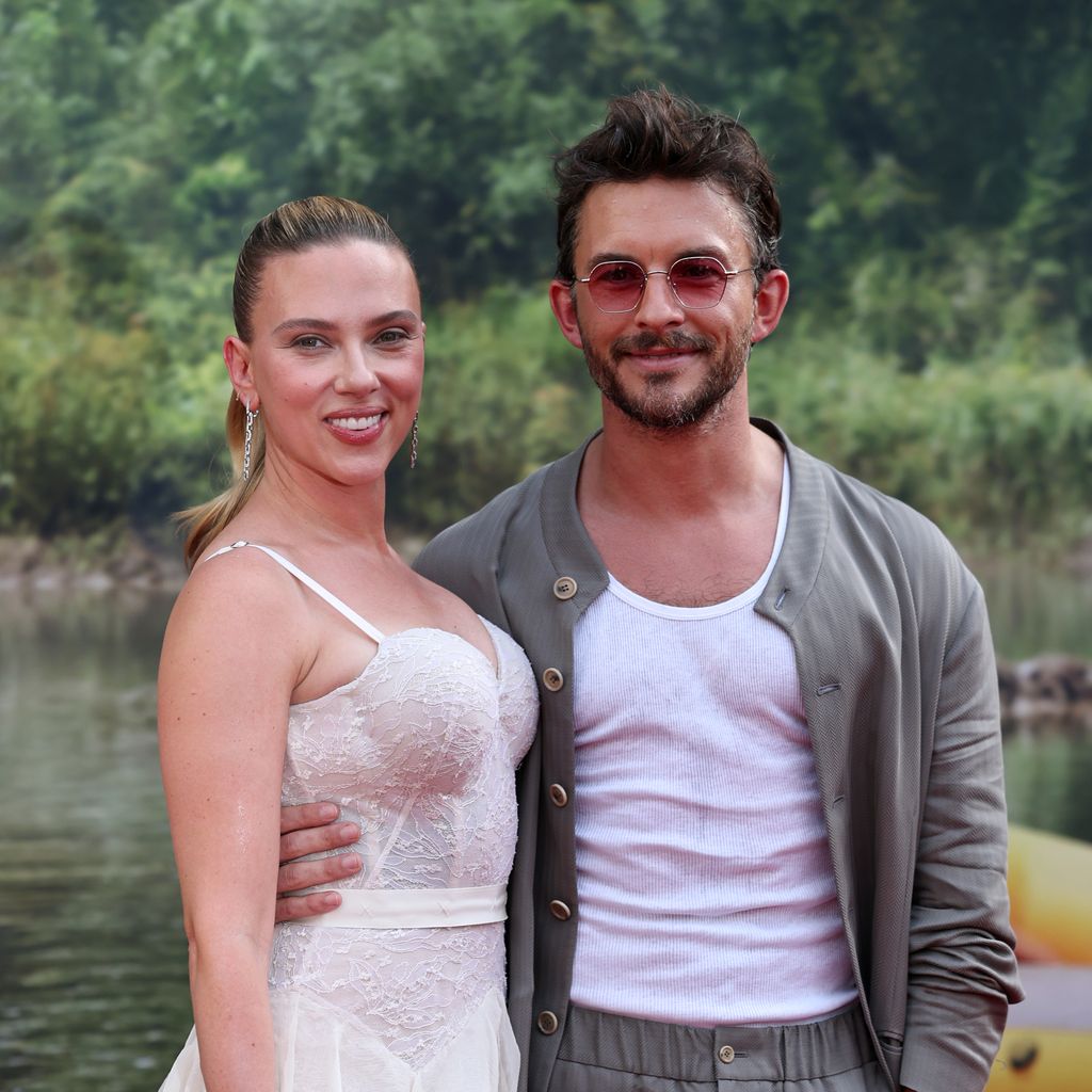 Scarlett Johansson und Jonathan Bailey bei der Premiere von "Jurassic World Rebirth" in New York