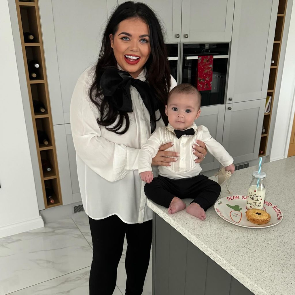 Scarlett Moffatt mit ihrem Sohn Jude