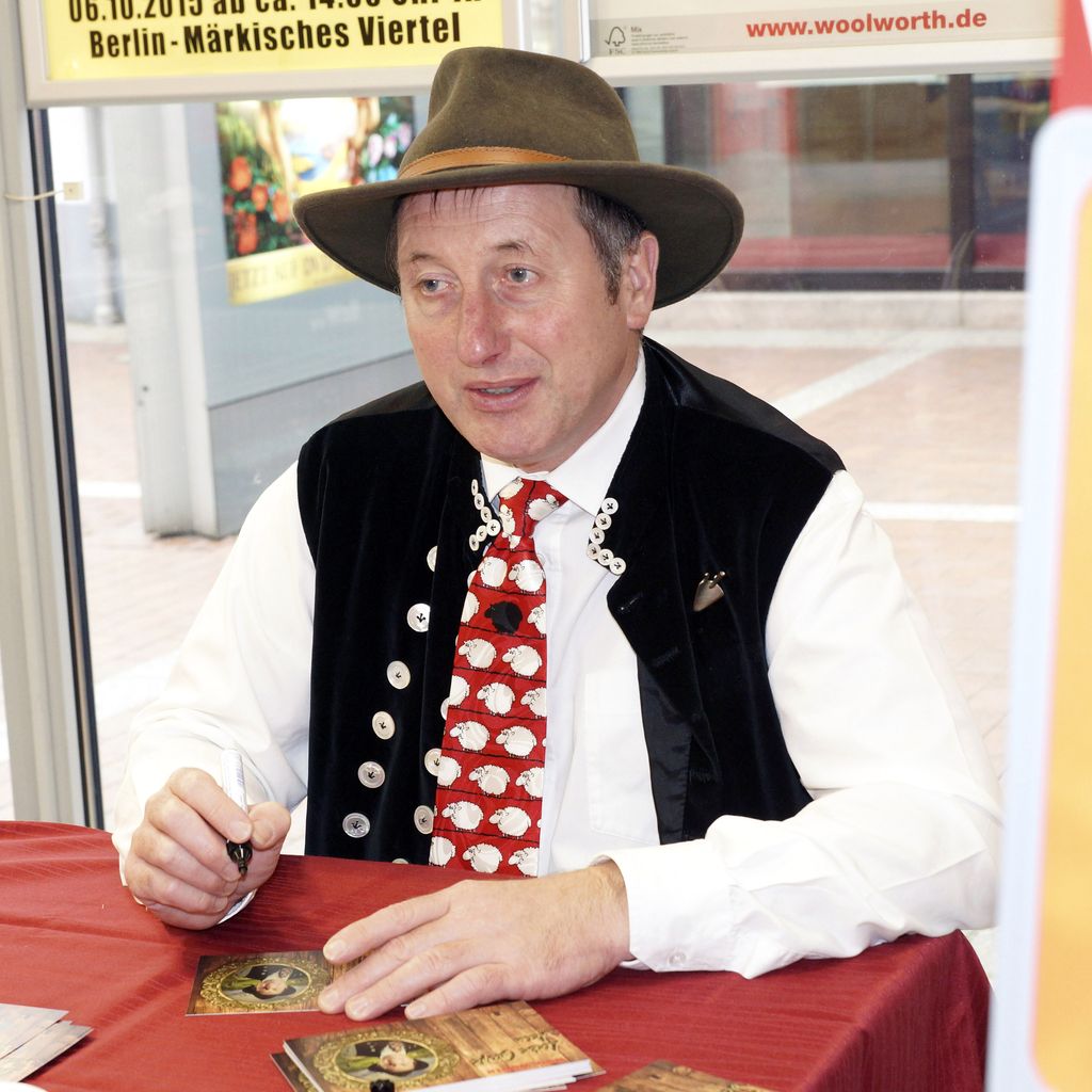 Schäfer Heinrich bei seiner Autogrammstunde in Berlin