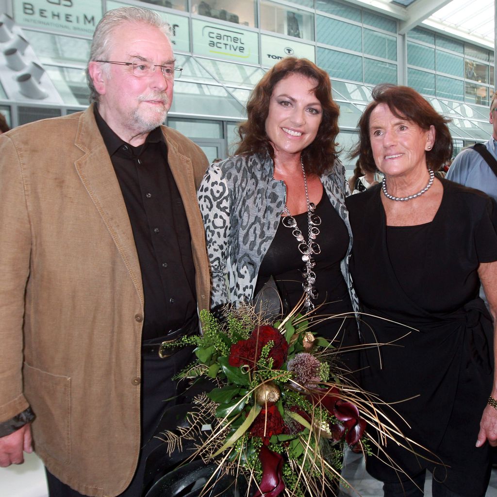 Schauspielerin Christine Neubauer (Mitte) mit ihren Eltern Erwin und Lydia