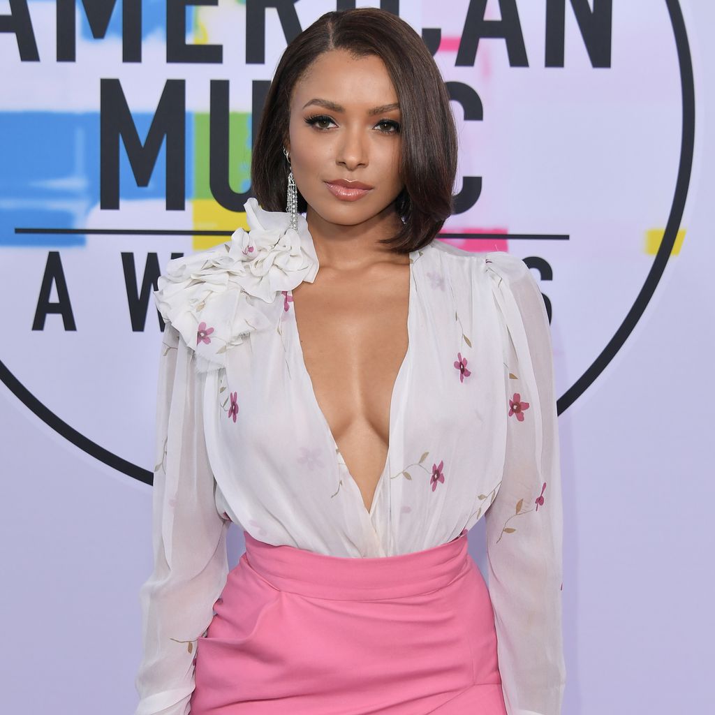 Schauspielerin Kat Graham bei den American Music Awards 2017 in Los Angeles