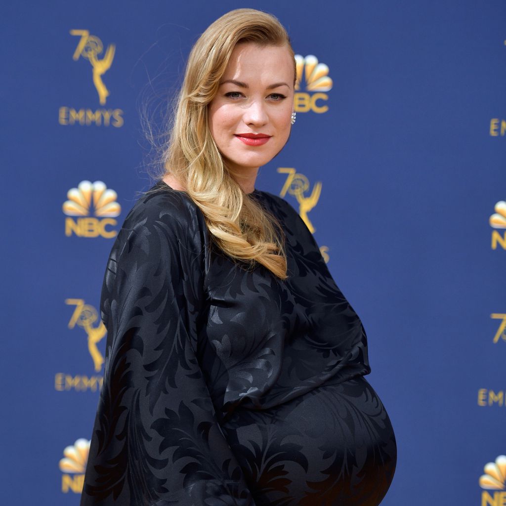Schauspielerin Yvonne Strahovski bei der Verleihung der Emmy Awards