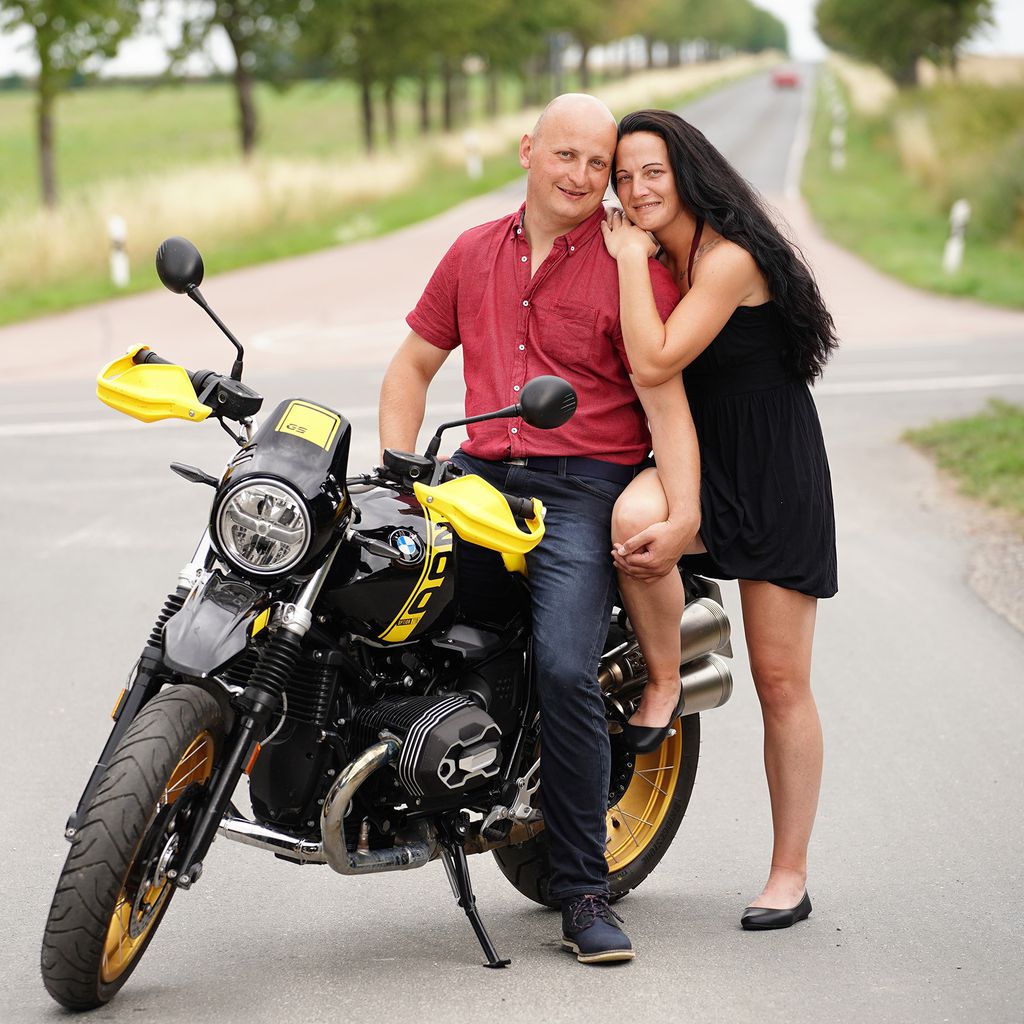 Schweinebauer Matze mit seiner Eyleen