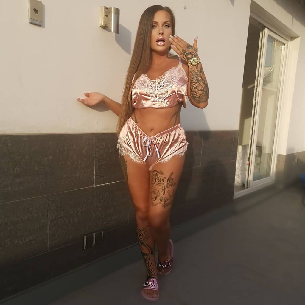 Schwesta Ewa, Rapperin