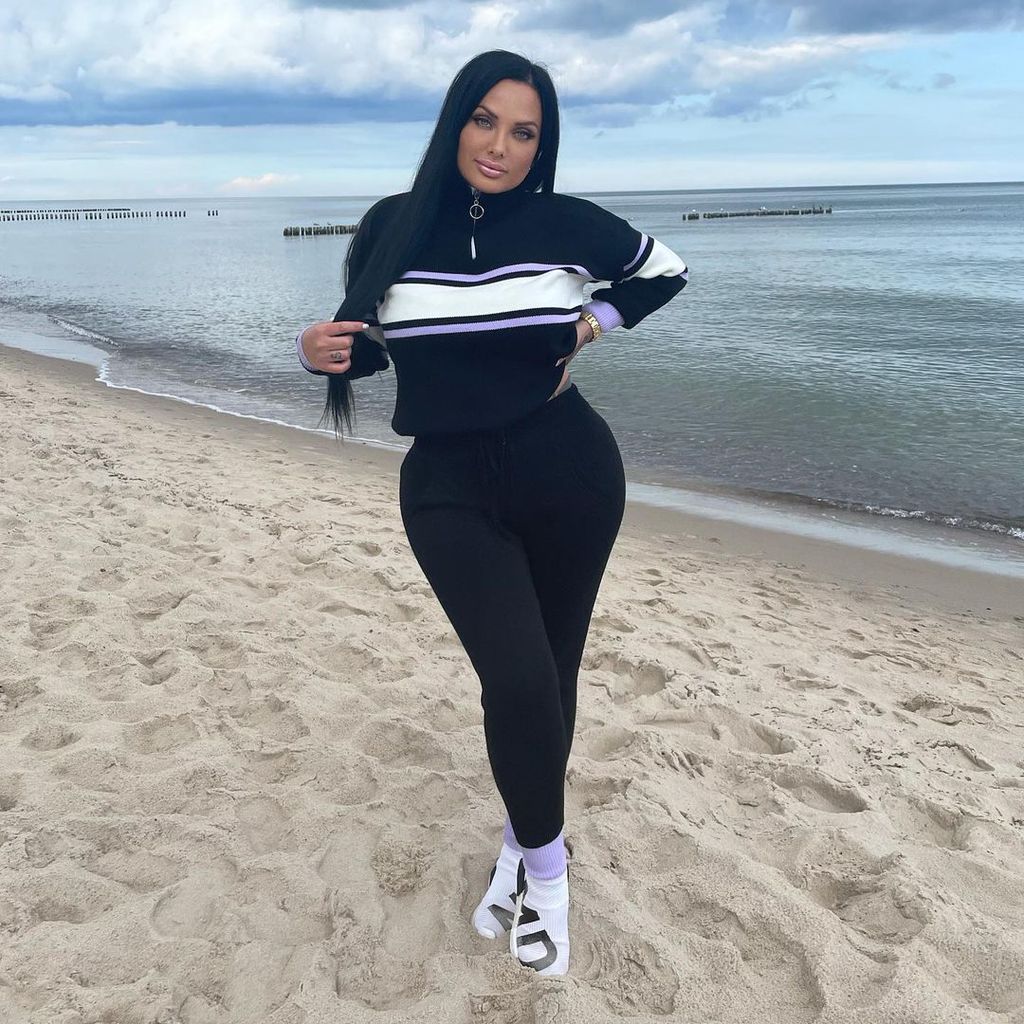 Schwesta Ewa, Rapperin