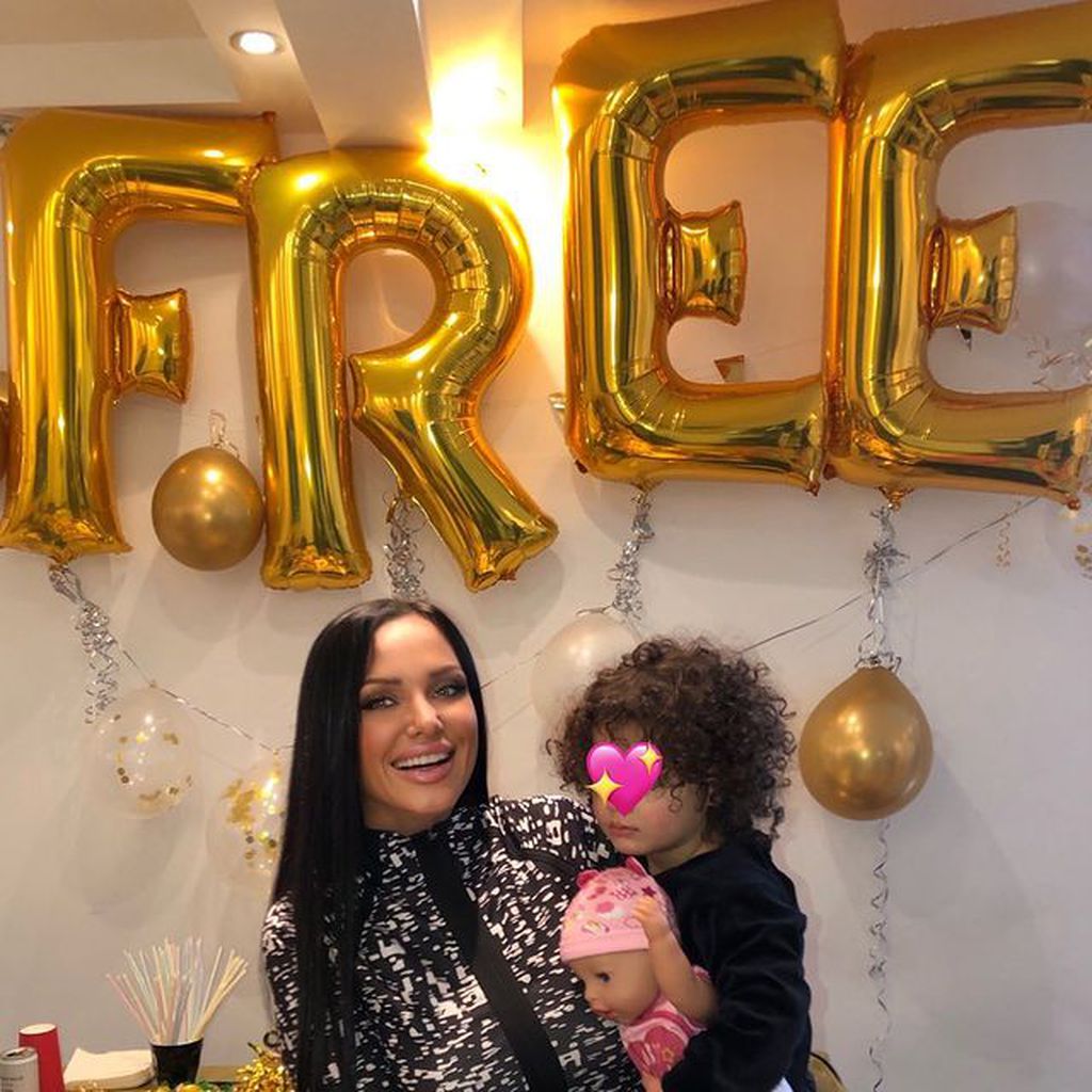 Rapperin Schwesta Ewa und ihre Tochter Aaliyah