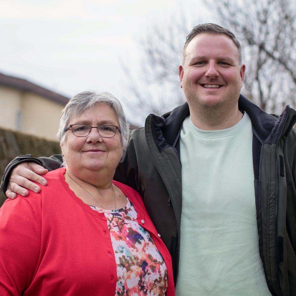 "Schwiegertochter gesucht"-Kandidat Gerhard mit seiner Mutter Karin