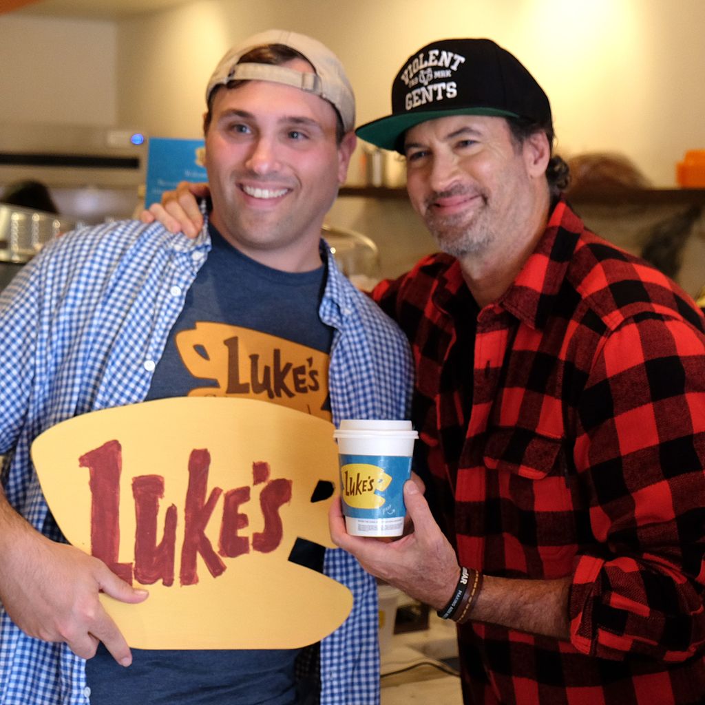 Scott Patterson mit einem Fan in Beverly Hills