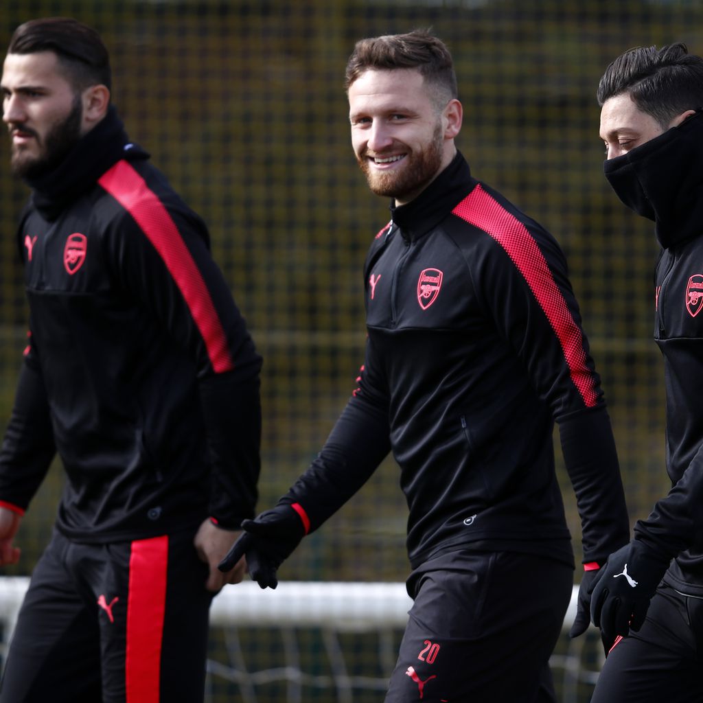 Sead Kolasinac, Shkodran Mustafi und Mesut Özil im Training