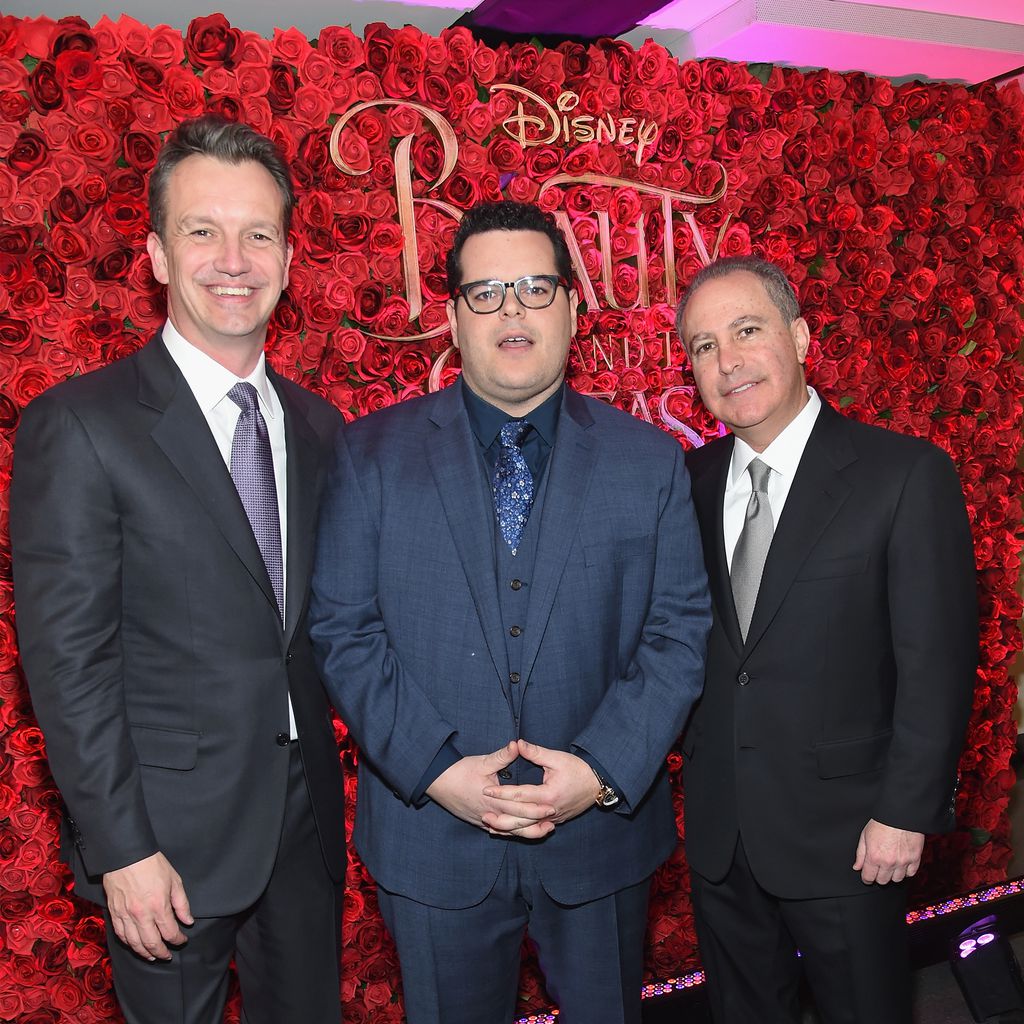 Sean Bailey, Josh Gad und Alan Bergman bei einer Filmvorführung von "Die Schöne und das Biest"