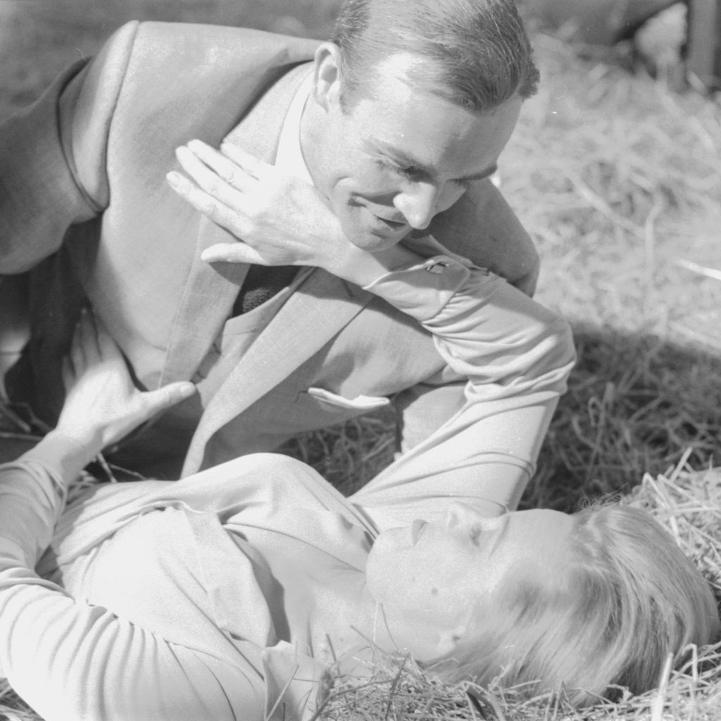 Sean Connery und Honor Blackman im James Bond Film "Goldfinger"