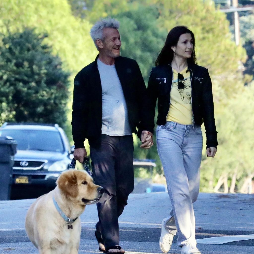 Sean Penn und Olga Korotyayeva im Oktober 2023 in Malibu