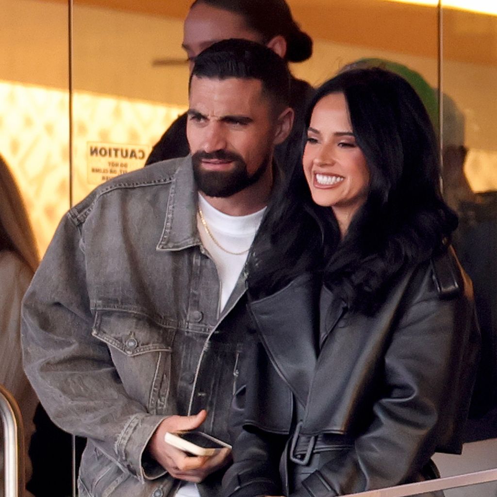 Sebastian Lletget und Becky G beim Super Bowl LX in Santa Clara, 08. Februar 2026