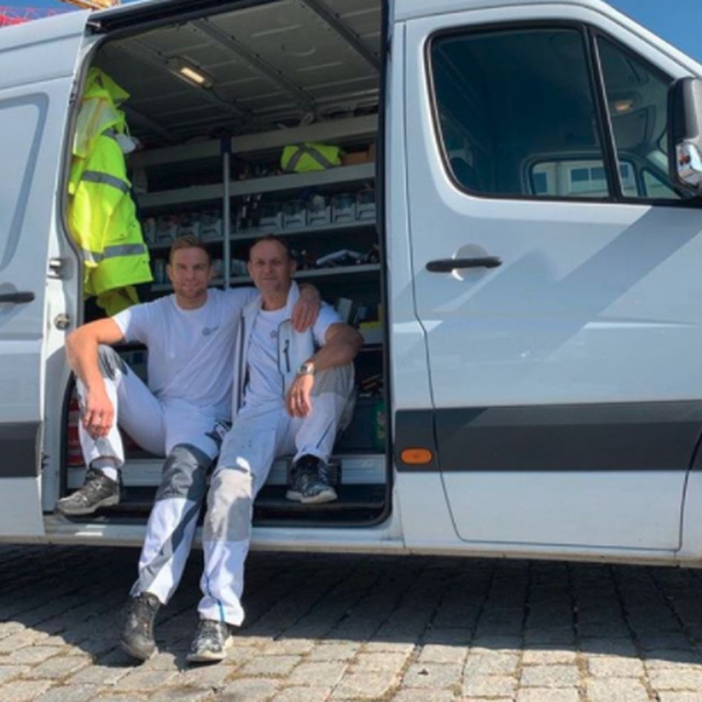 Sebastian Preuss und sein Mitarbeiter