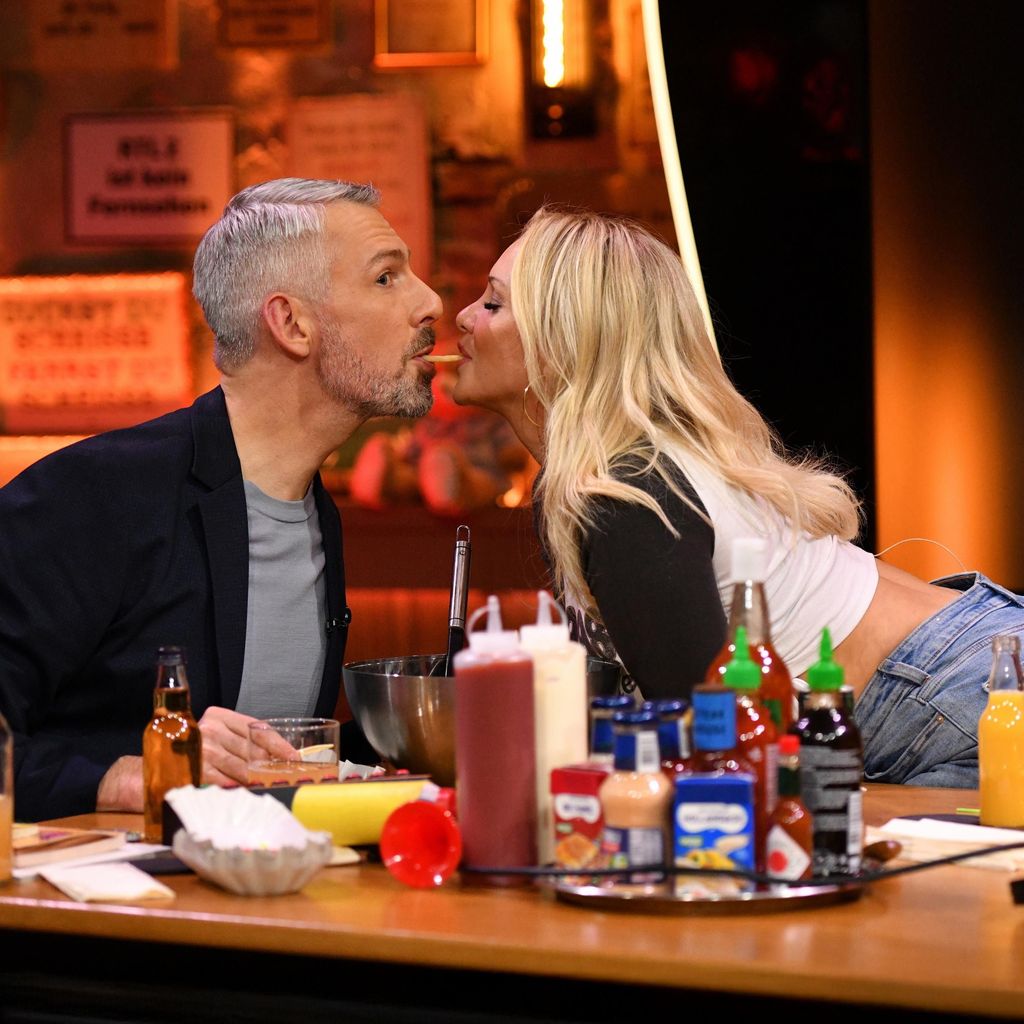 Sebastian Pufpaff und Evelyn Burdecki bei "TV Total – Aber mit Gast"