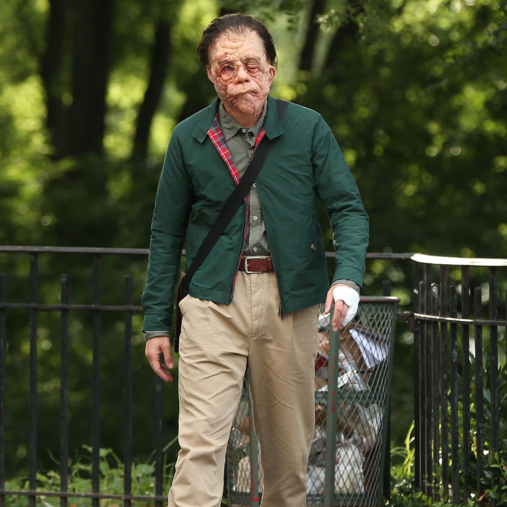 Sebastian Stan am "A Different Man"-Set