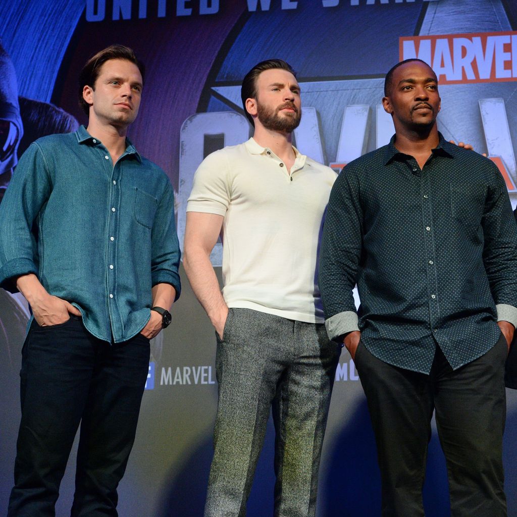 Marvel-Stars Sebastian Stan, Chris Evans und Anthony Mackie mit Regisseur Joe Russo