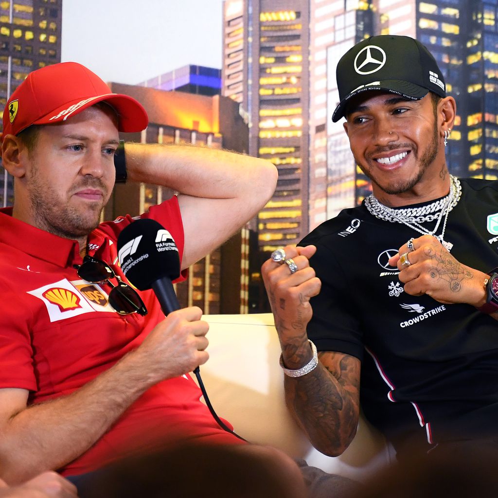 Sebastian Vettel und Lewis Hamilton bei einer F1-Pressekonferenz in Melbourne im März 2020