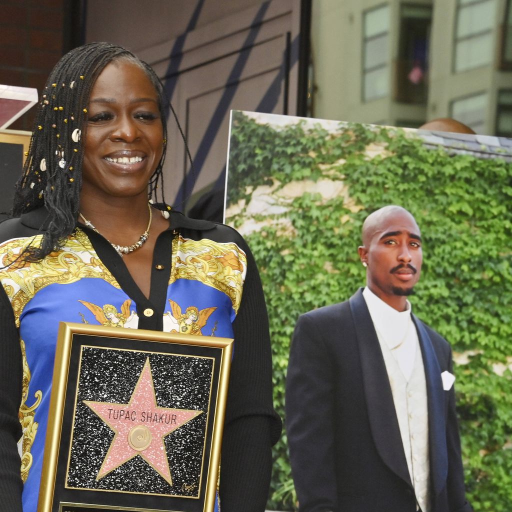 Sekyiwa Shakur mit 2Pacs Stern auf Walk of Fame