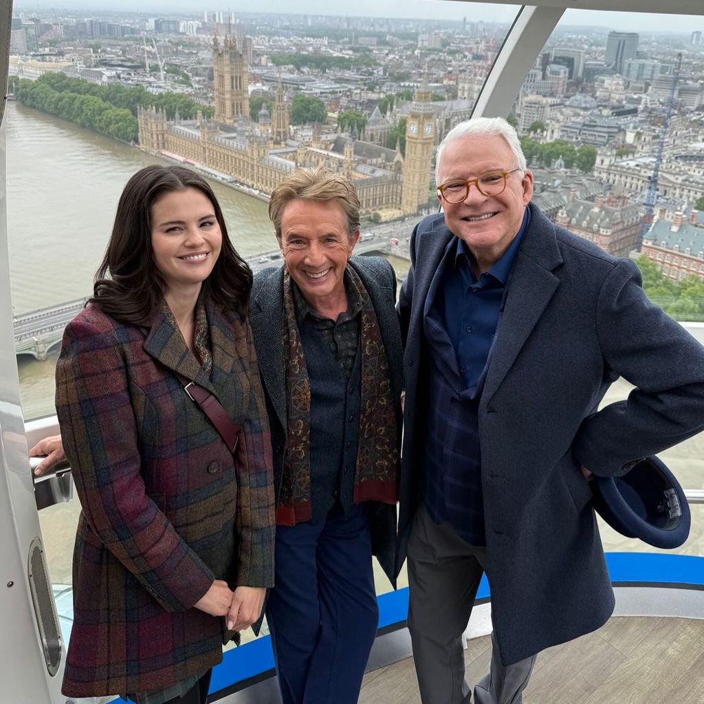 Selena Gomez, Martin Short und Steve Martin posieren