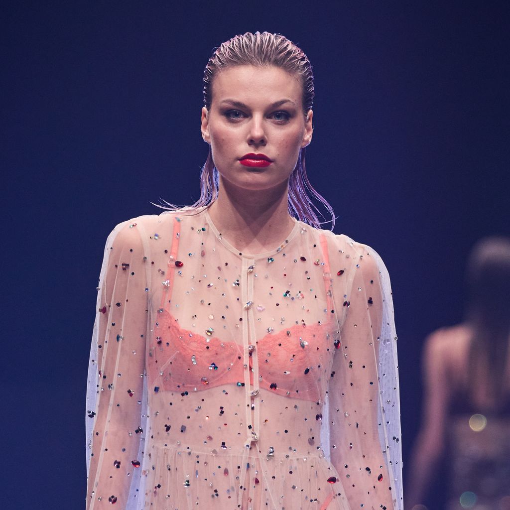 GNTM-Kandiatin Selma bei der Kilian Kerner Fashion Show 2023