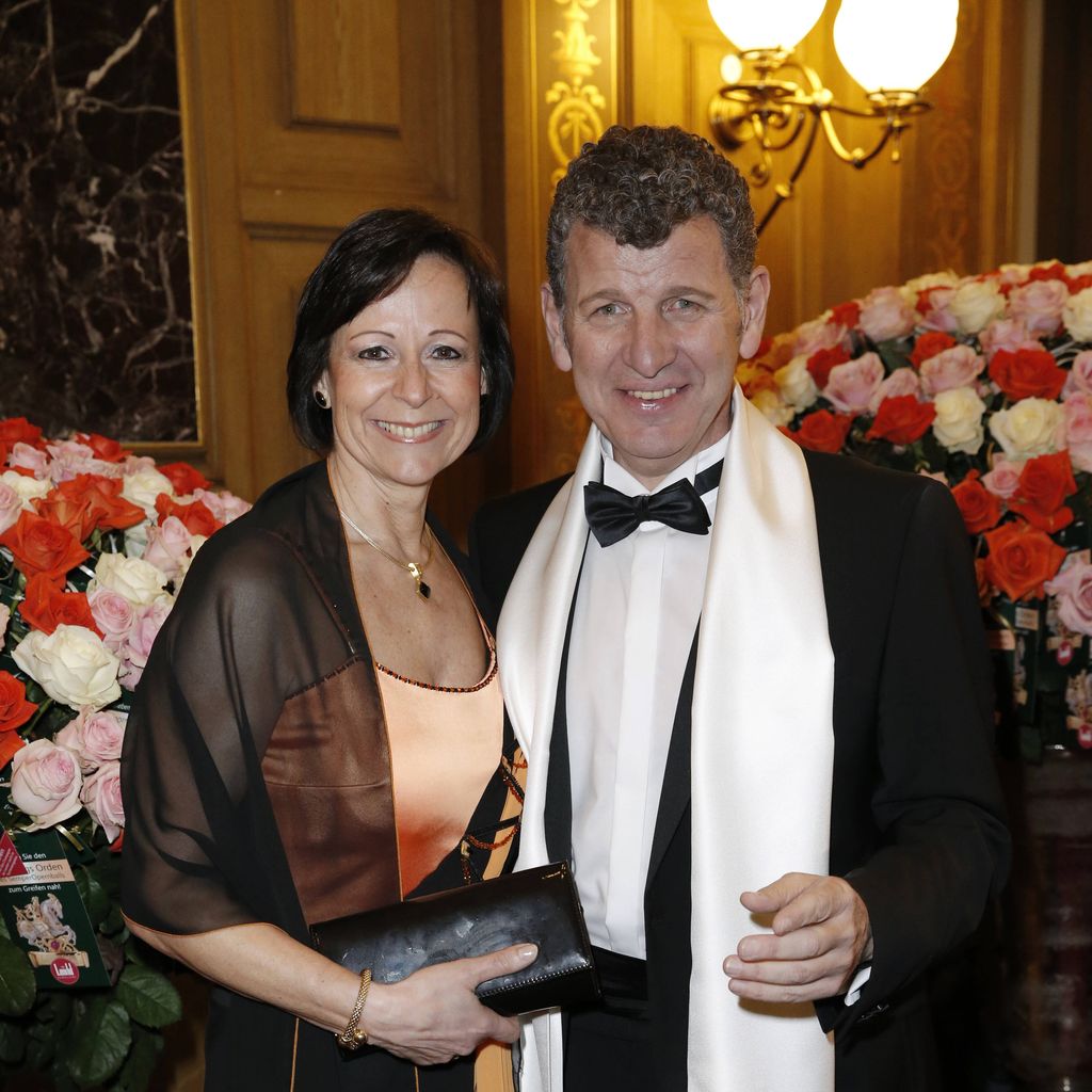 Semino Rossi mit Ehefrau Gabi beim 11. SemperOpernball in der Semperoper Dresden am 29. Januar 2016
