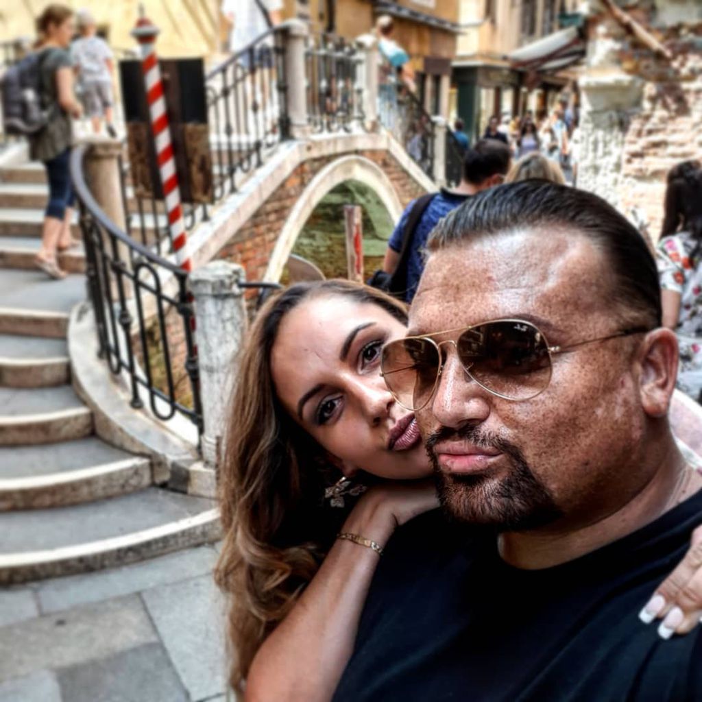 Senay Ak und Menowin Fröhlich im Juli 2019 in Venedig