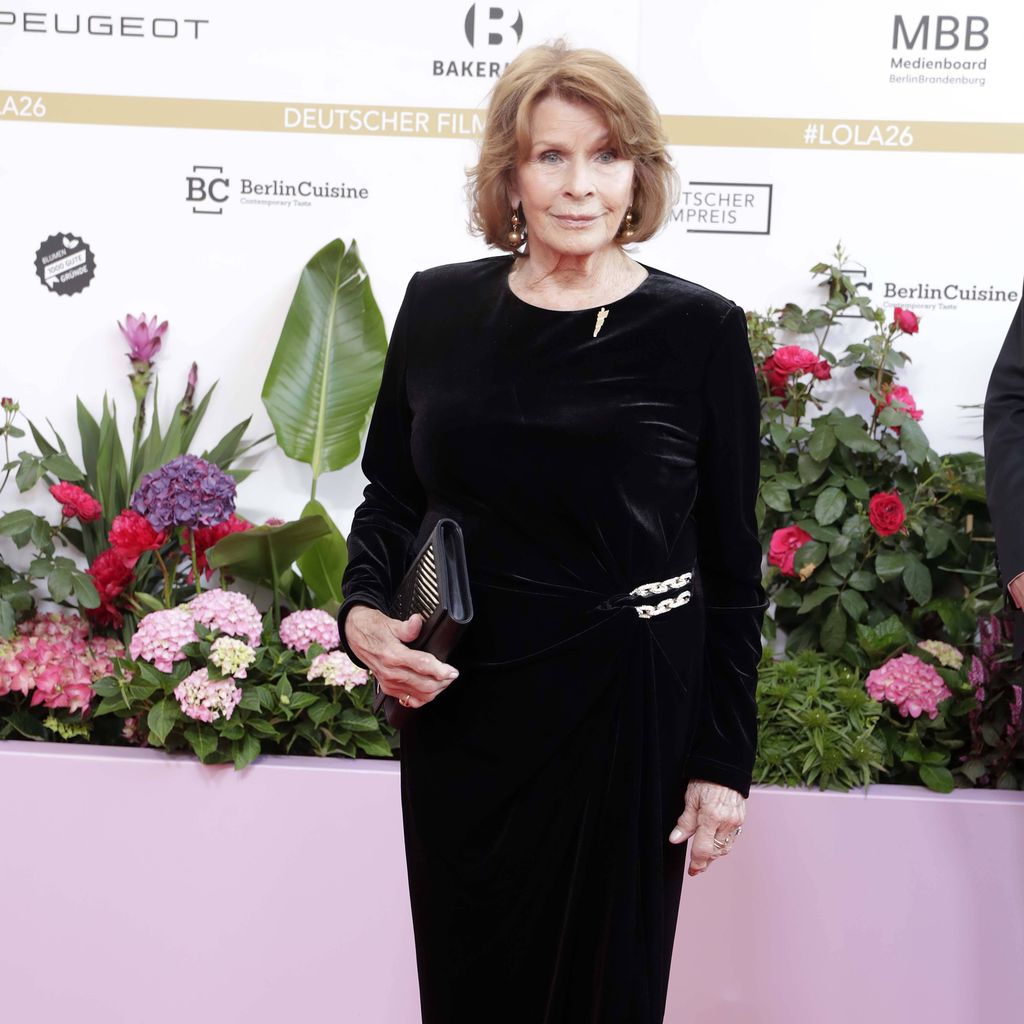 Senta Berger beim Deutschen Filmpreis 2026 in Berlin auf dem Roten Teppich