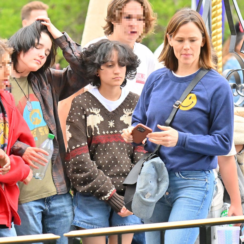 Jennifer Garner (r.) mit Seraphia Affleck und Emme Muñiz