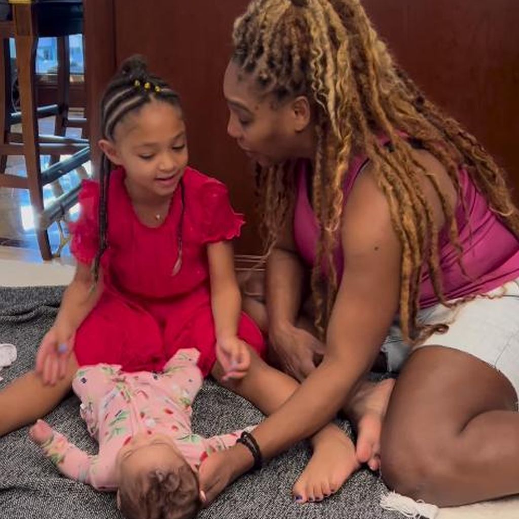 Serena Williams mit ihren Töchtern Olympia und Adira