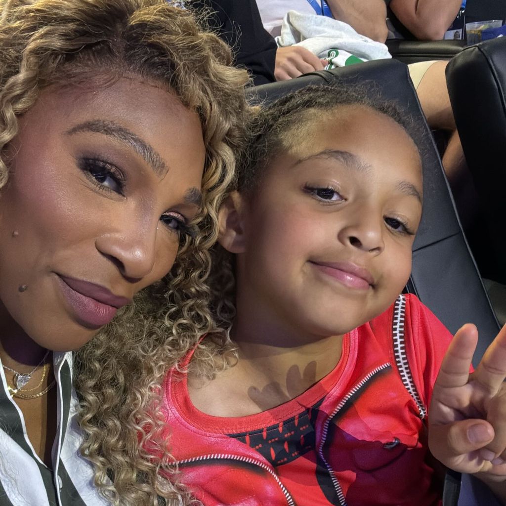 Serena Williams und ihre Tochter Olympia im Februar 2025