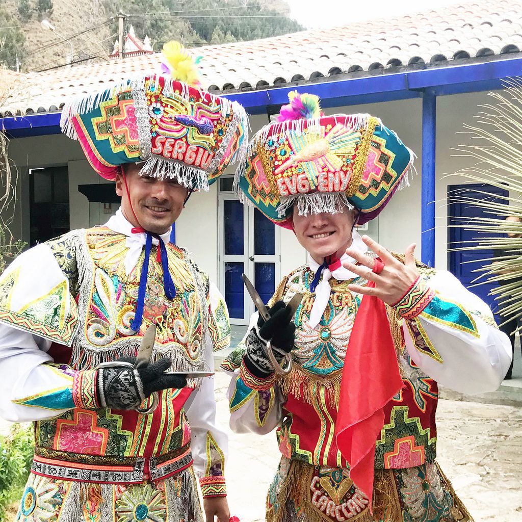Sergiu Luca und Evgeny Vinokurov in Peru für "Llambis Tanzduell"