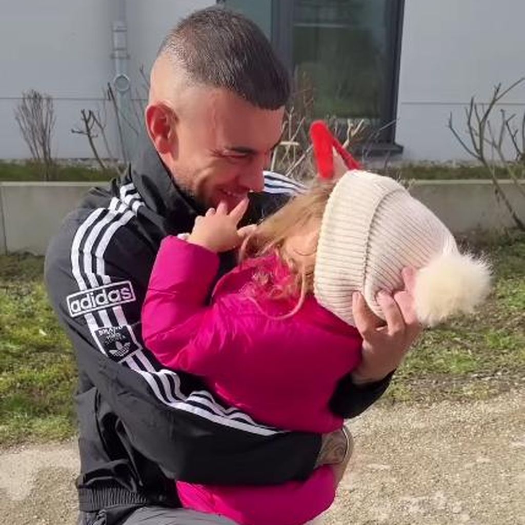 Serkan Yavuz und Tochter Nova, 11. Februar 2026