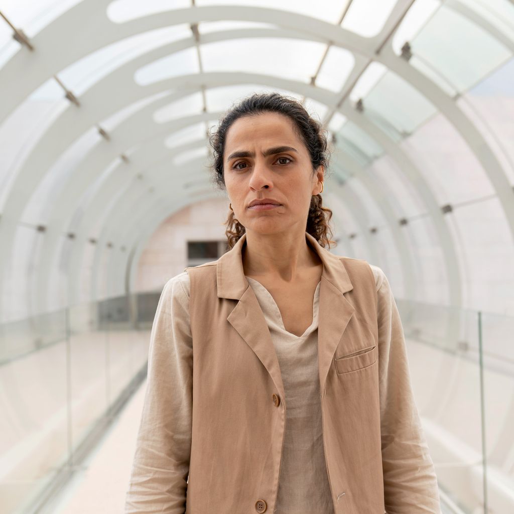 Sesede Terziyan in der vierten Staffel von "Charité"
