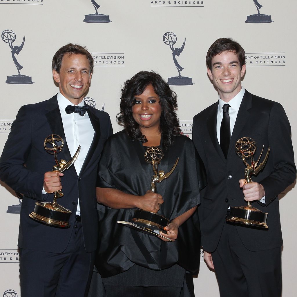 Seth Meyers, Katreese Barnes und John Mulaney 2011 bei den Emmy Awards