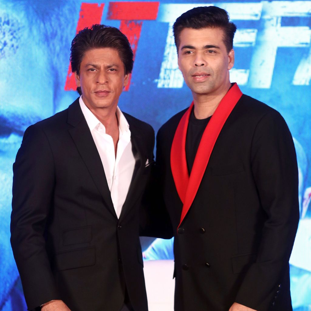 Shah Rukh Khan und Karan Johar bei einem Promotion-Event zum Thriller "Ittefaq" in Mumbai, 30. Oktober 2017