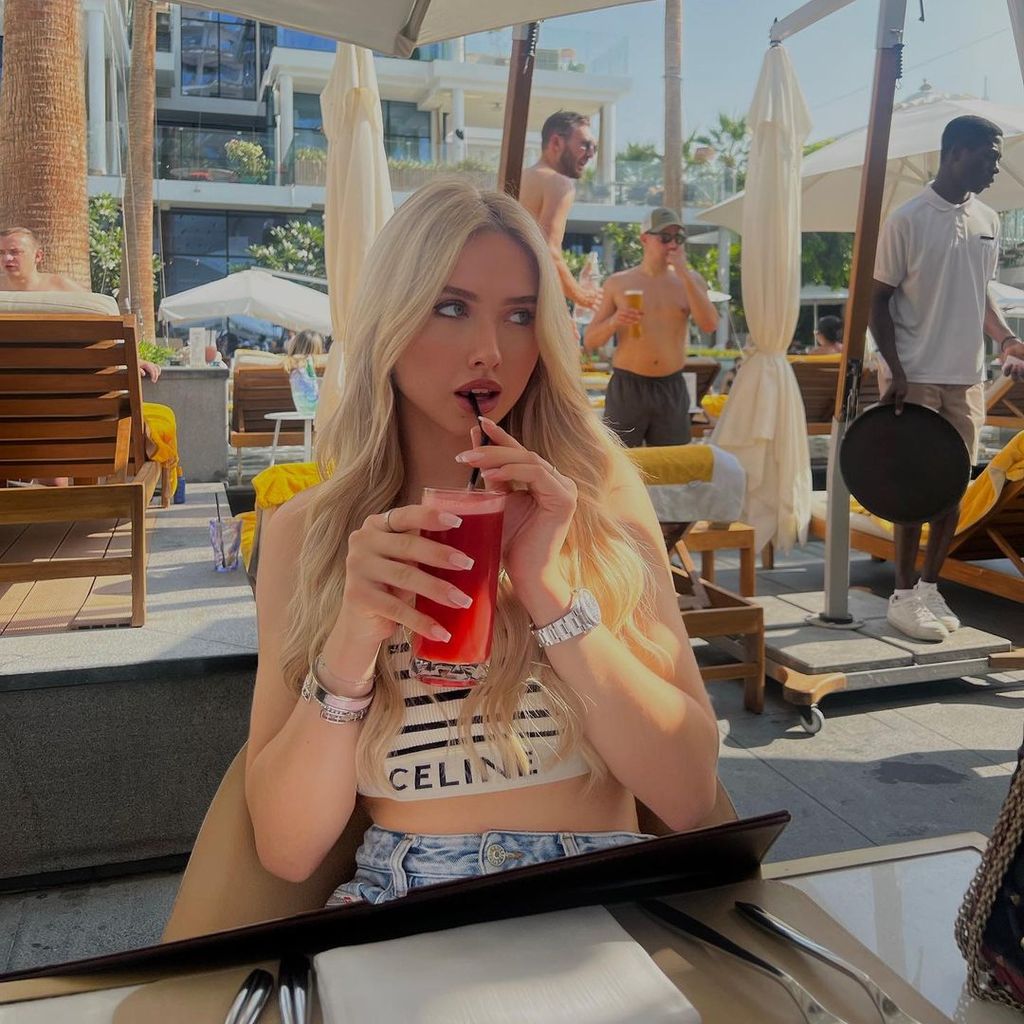 Shania Geiss in Dubai 2022