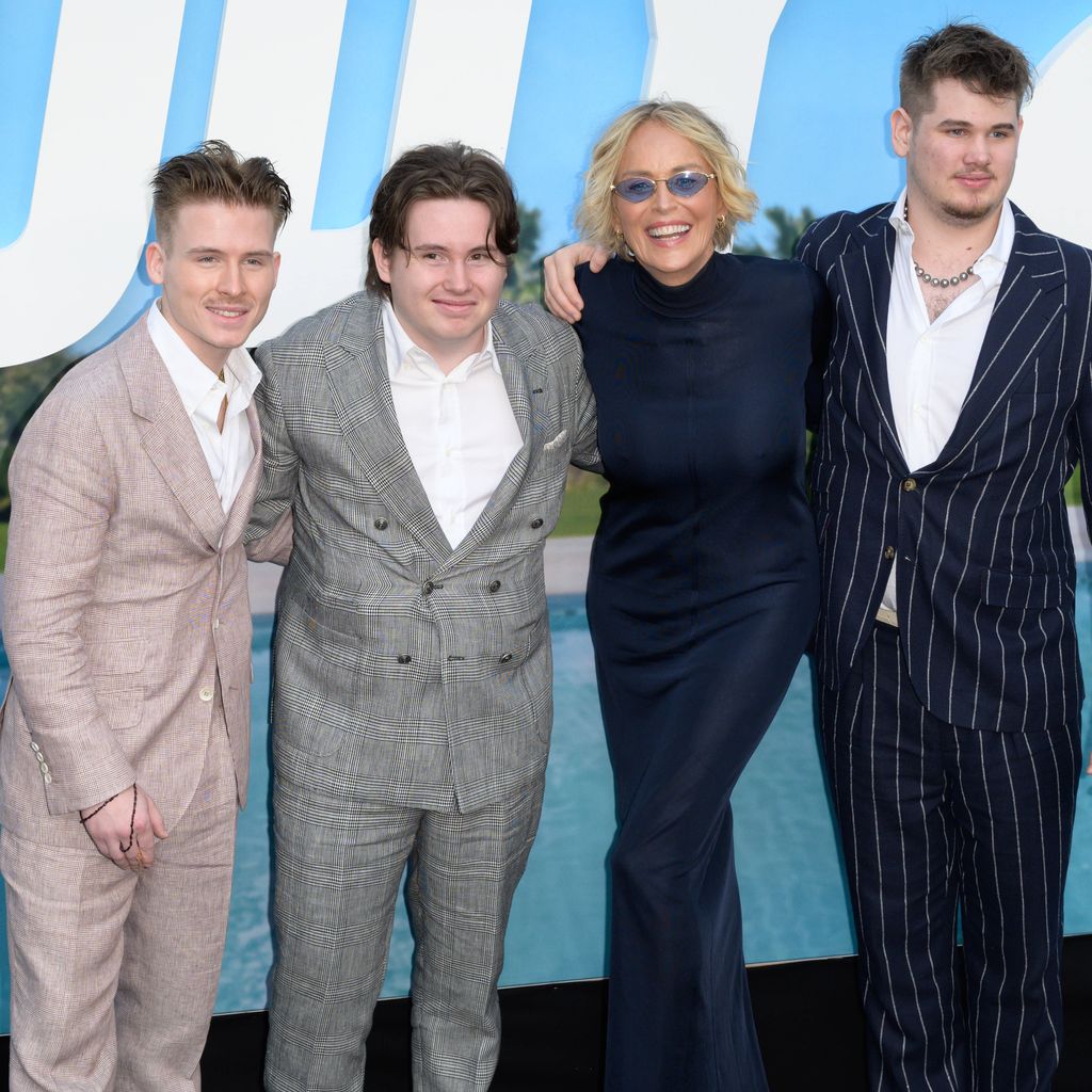 Sharon Stone mit ihren Söhnen Roan, Quinn und Laird, Premiere "Nobody 2" 2025