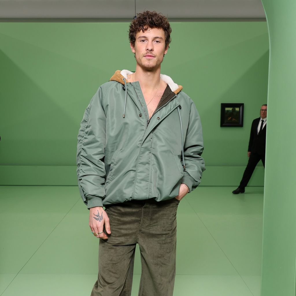 Shawn Mendes bei der Paris Fashion Week im März 2024