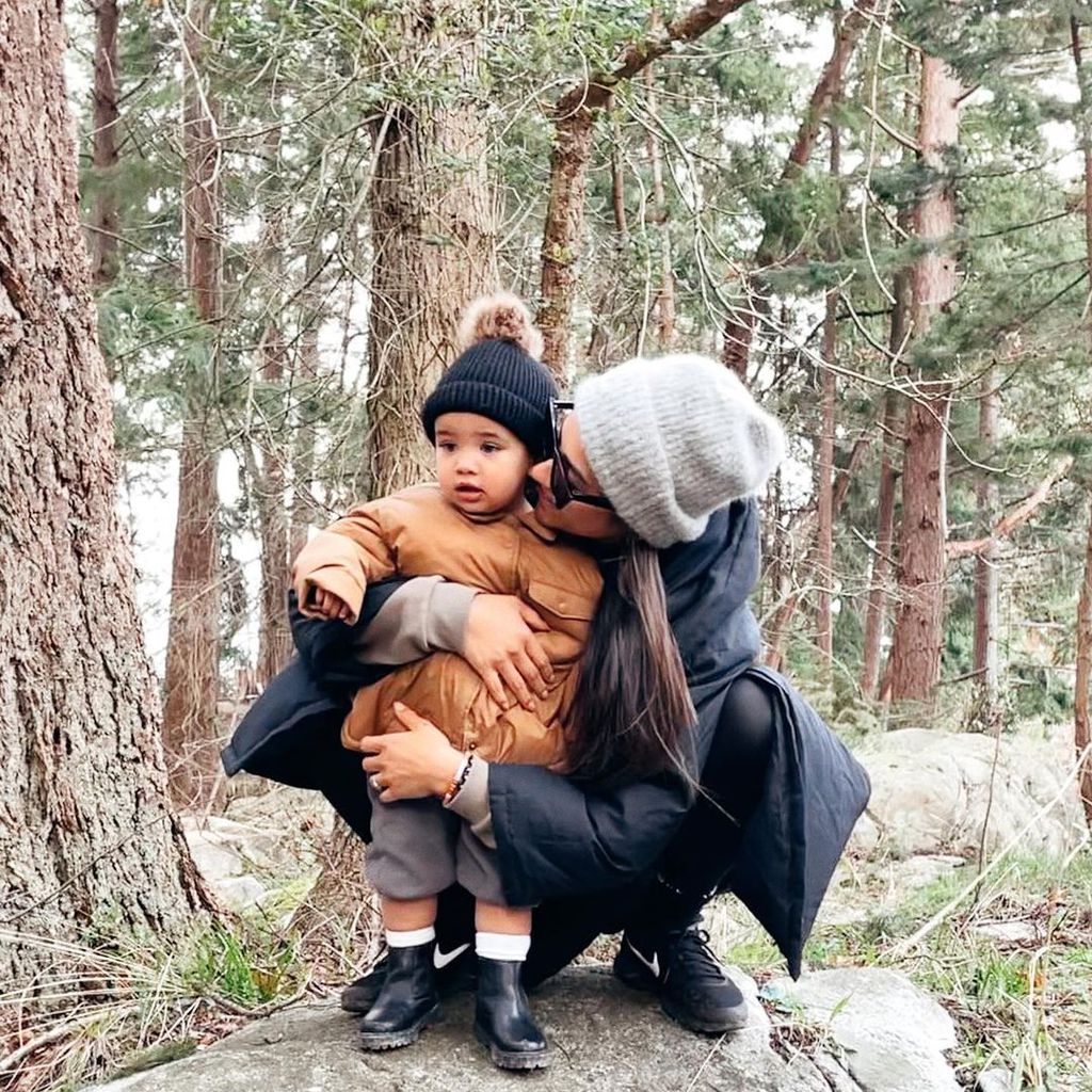Shay Mitchell mit ihrer Tochter Atlas